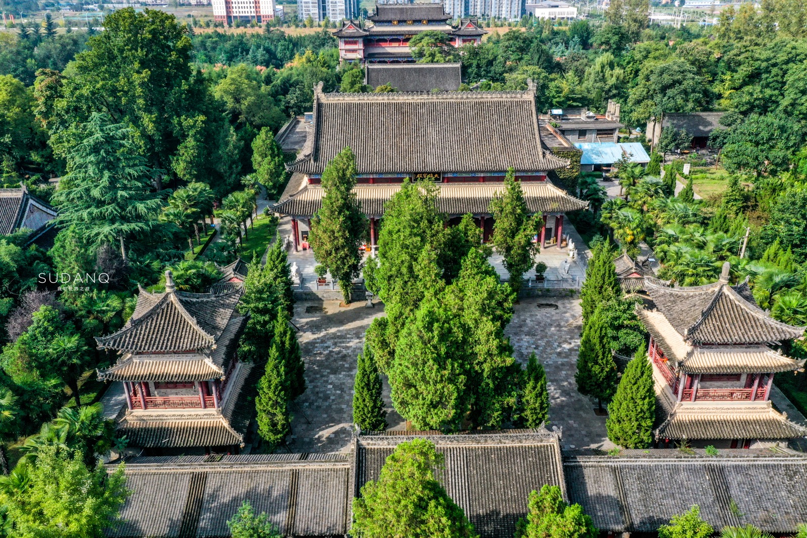 西安高新区真是块宝地，资源丰富实力雄厚，还有千年历史古迹