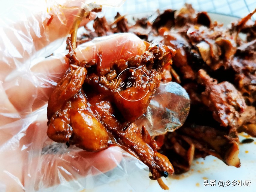 20元钱买了3斤鸡锁骨，用了这种做法来做，又麻又辣，好吃到吮指