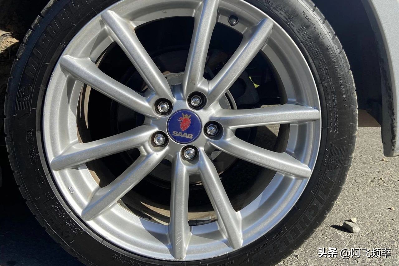 萨博被收购了么,萨博9-2X车型