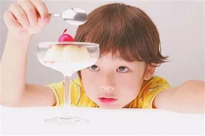 三岁孩子矫正牙齿后又反复,孩子牙齿矫正一个月看不到效果