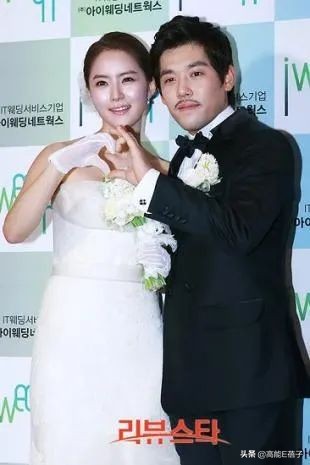 穿着婆婆裤子躺在公公腿上，《放羊的星星》女主刘荷娜被嘲了