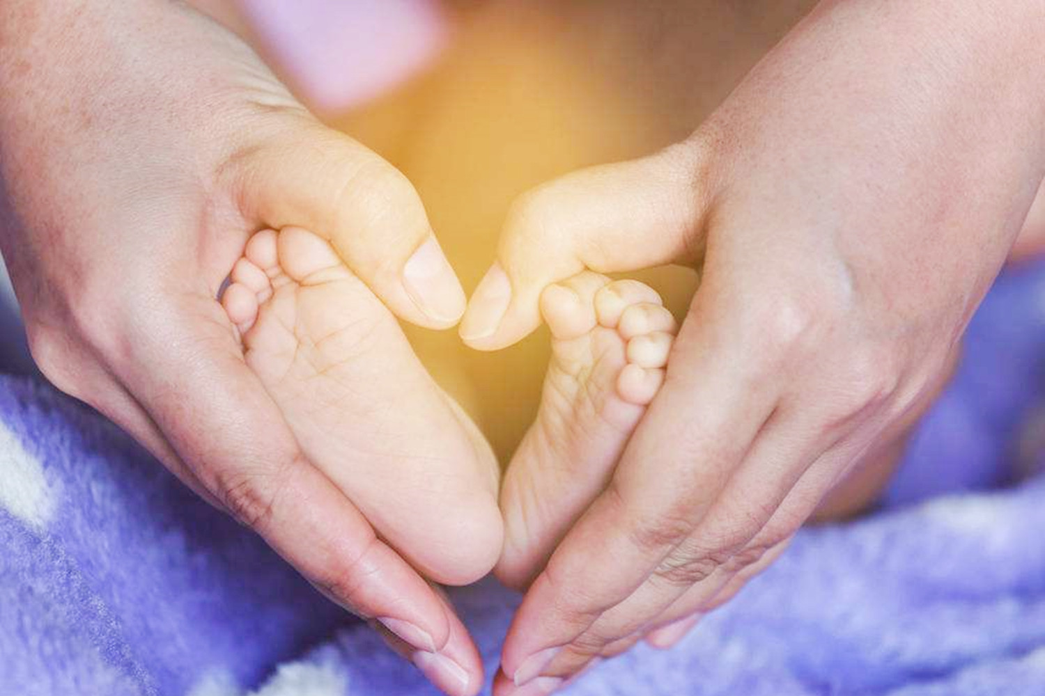 “乱摸”孩子影响智力,家长记得“三摸*不五**摸”,对孩子下手轻点