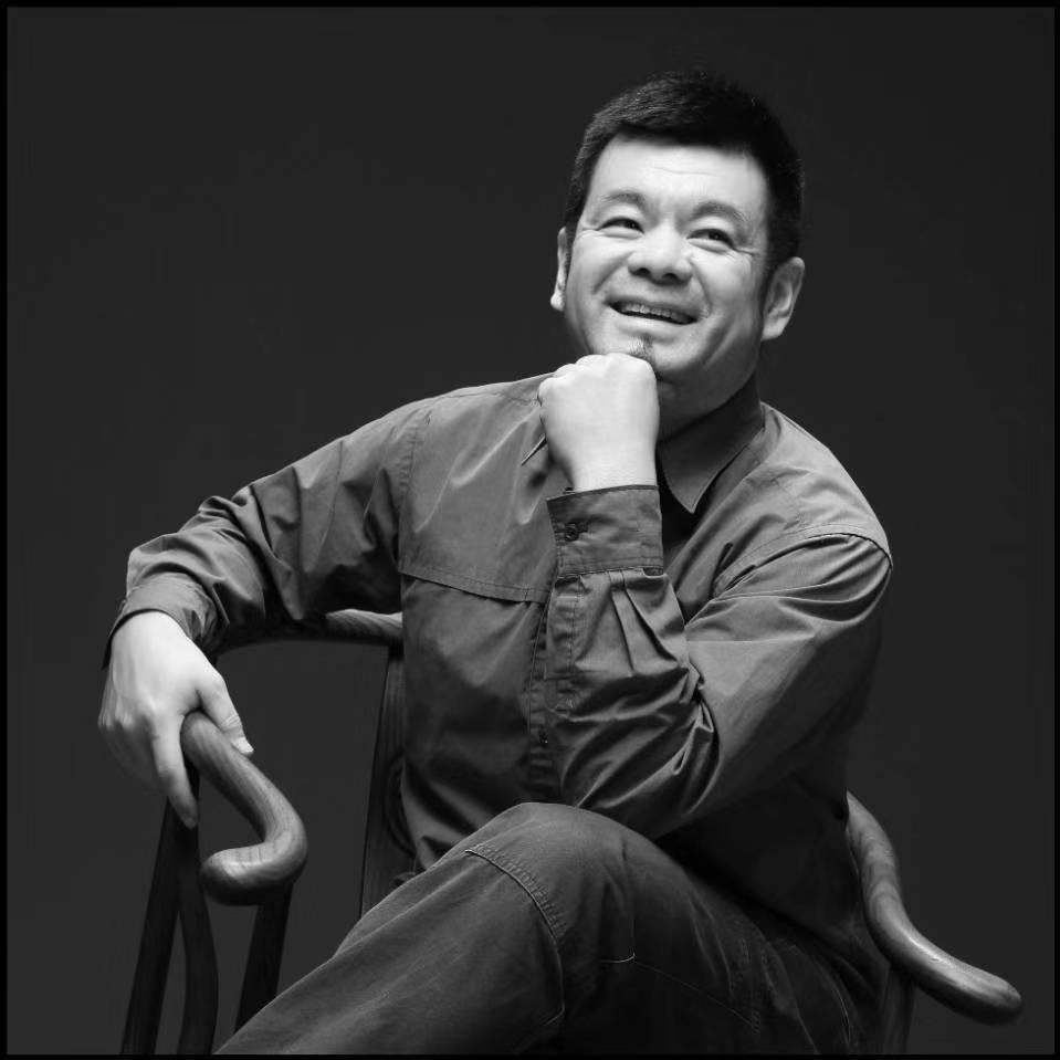 从一线记者到摄影艺术家，谢军拍下了即将消逝的时代记忆