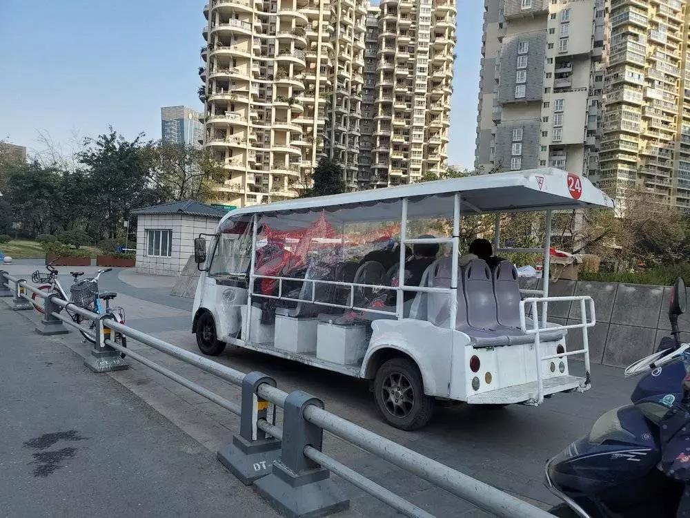 疫情之前，我们去年货展销会转了转