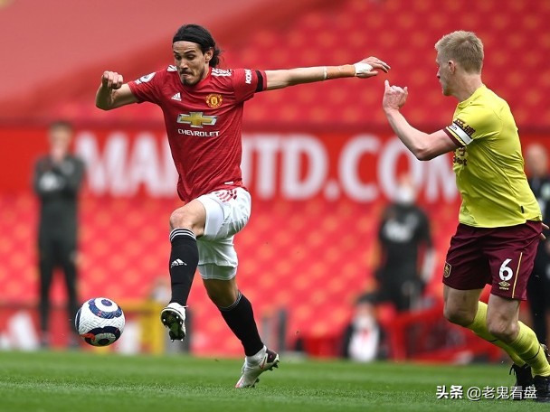 卡瓦尼说c罗是他遇到最好的前锋,c罗回曼联卡瓦尼让出7号球衣