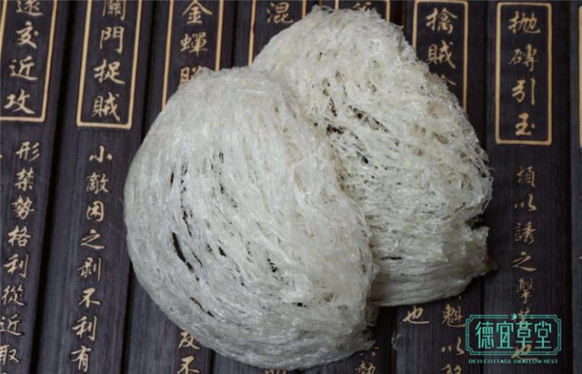 出国旅游随身要带点吃的吗,旅行途中带的特产多怎么带回国