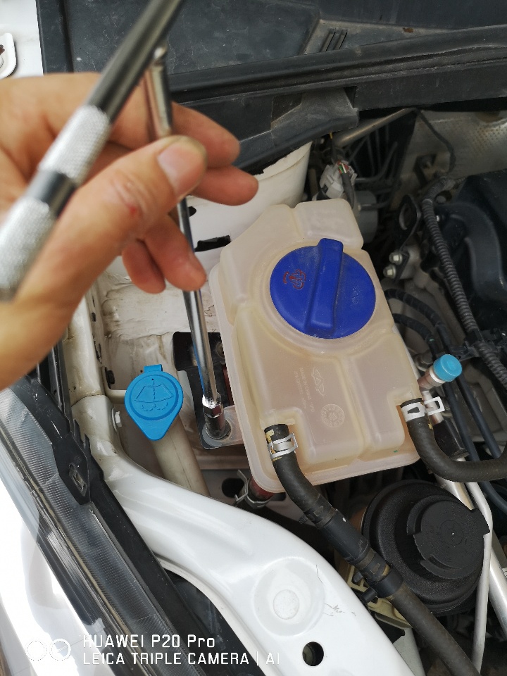 氙气灯led灯激光灯区别,汉雷氙气灯有5000k的吗