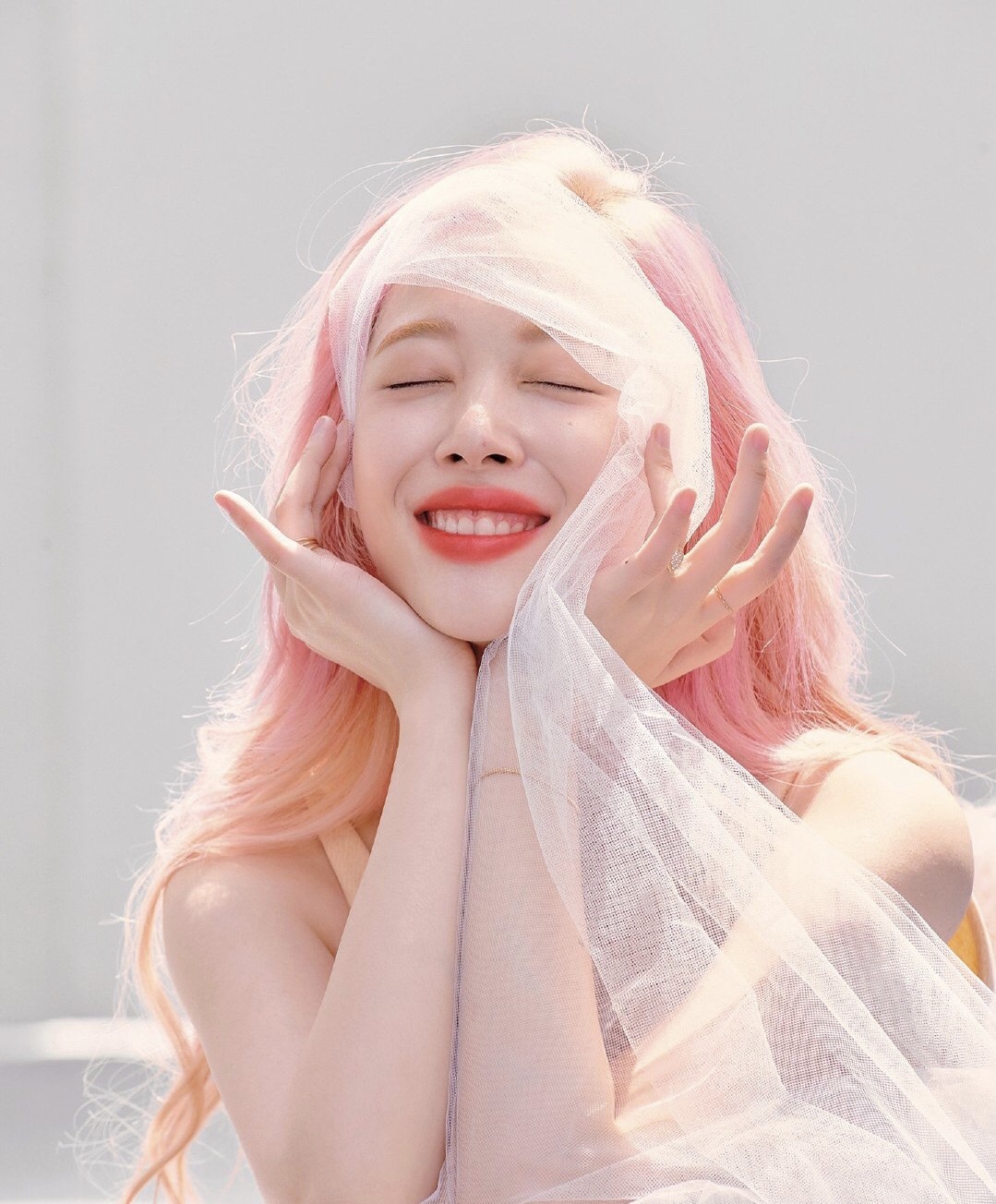 雪莉的眼妆怎么化,雪莉单眼烟熏妆