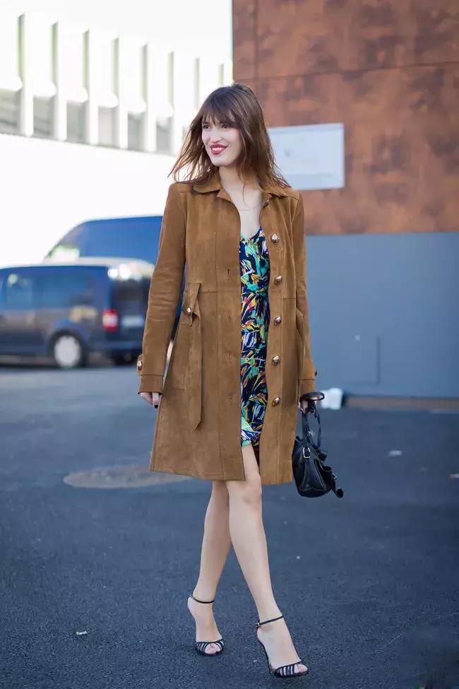 大衣＋连衣裙，你知道怎么穿好看吗？