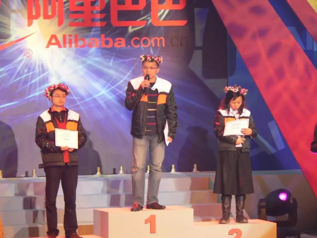 他们就像世界的两极,却爱得惊天动地,坚如磐石……