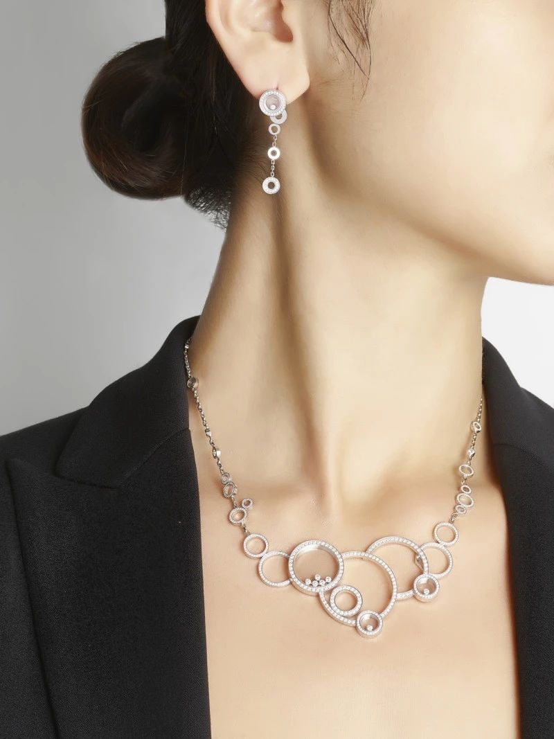 苏富比帝王绿翡翠珠链 (苏富比拍卖帝王紫翡翠)