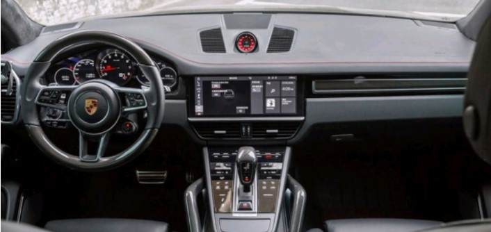 养一辆保时捷卡宴混动一年多少钱,养一台卡宴一年要花多少钱