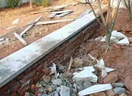 室外地面石材泛碱怎么办,水景石材泛碱如何处理