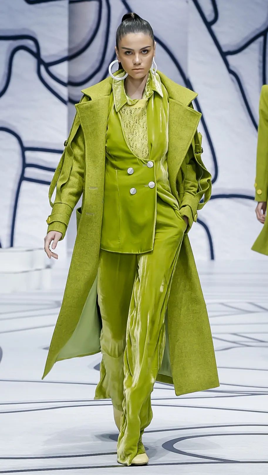 2021秋冬女装款式流行趋势,2018秋冬趋势报告巴黎时装周