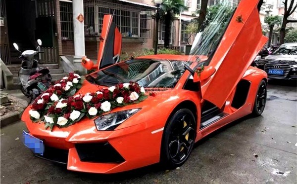 租婚车队一辆劳斯莱斯一天多少钱,豪华婚车到哪里买