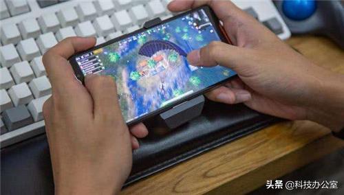 手机充电一般在什么时候充最合适,怎么给手机正确的充电