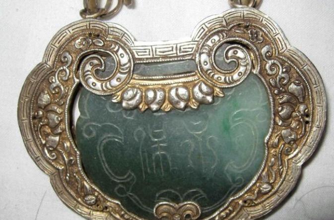 长命锁需要孩子一直戴着吗,小孩长命锁要一直戴着吗