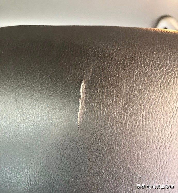天籁座椅开裂,日产天籁开裂