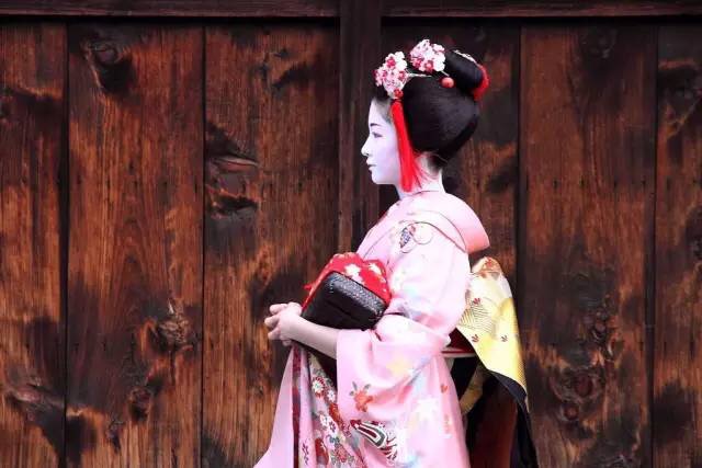 日本人的工资是多少日元,日本人工资收入多少