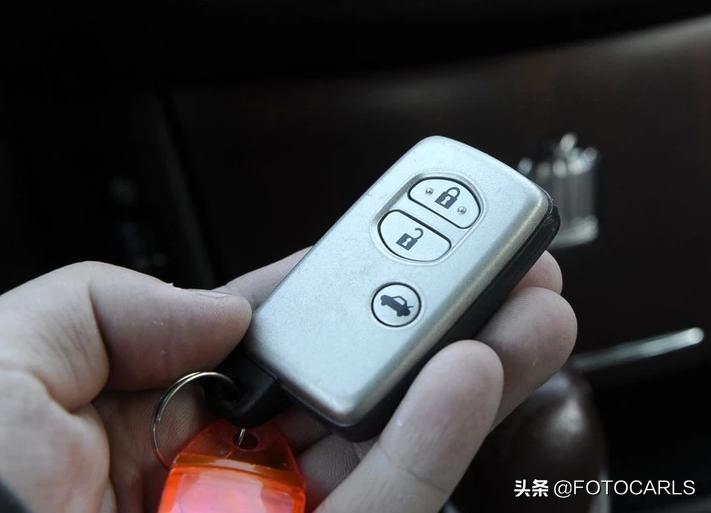 丰田皇冠4.3lv8,丰田皇冠12代4.3v8试驾