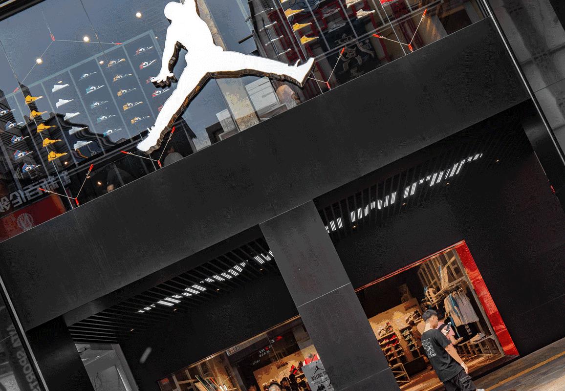 广州最大的AJ旗舰店来了!独栋双层,还有24款限量球鞋...