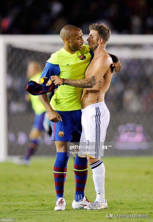 同是穿鞋挑剔的强迫症球星,10年前托尼克罗斯为小贝测试猎鹰鞋