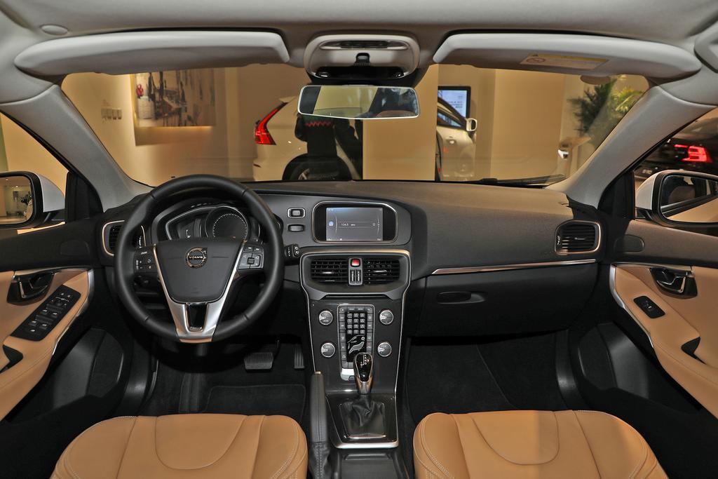 沃尔沃v40动力抖动,二手沃尔沃v40油耗