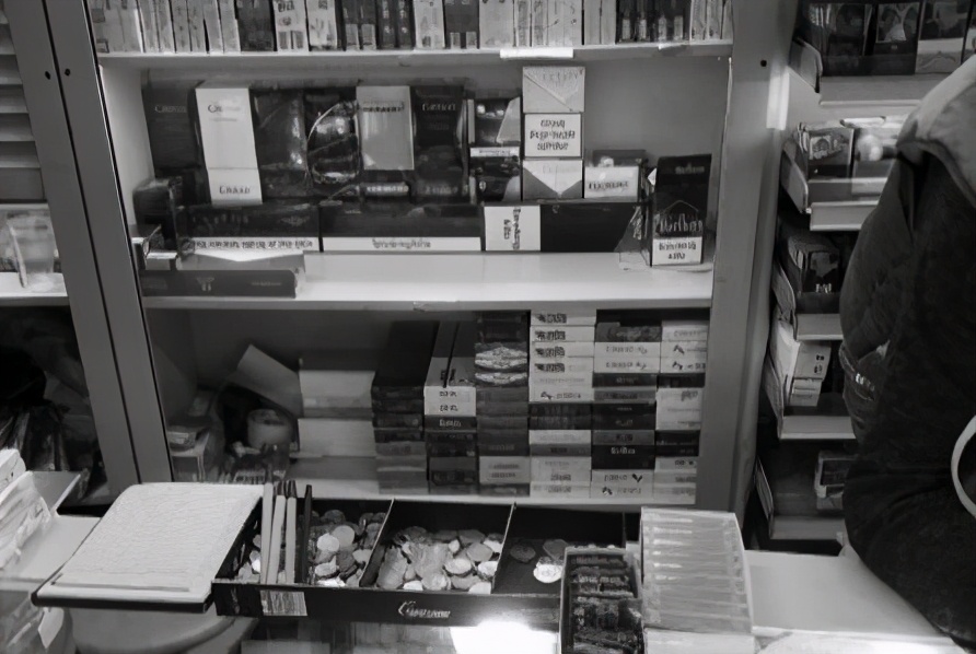 *私走**、利益、死亡,俄罗斯“*草烟***手党黑**”正在毒害年轻人