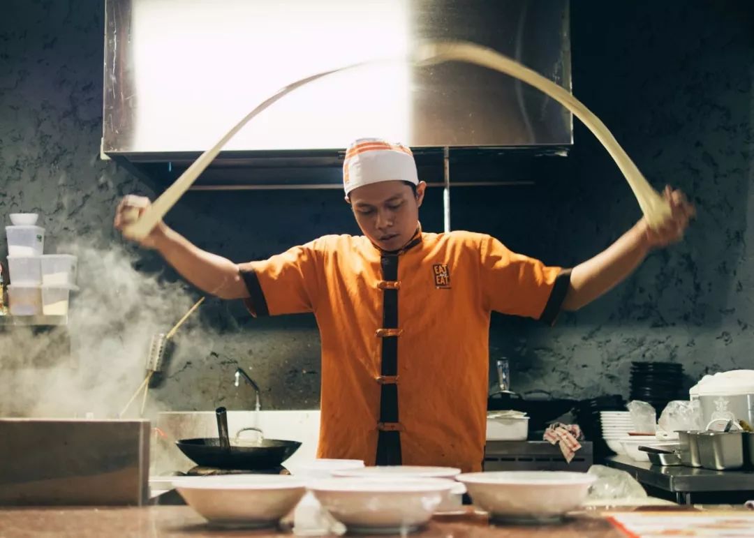 一天喝八杯奶茶会死吗,一天喝杯奶茶会发胖吗