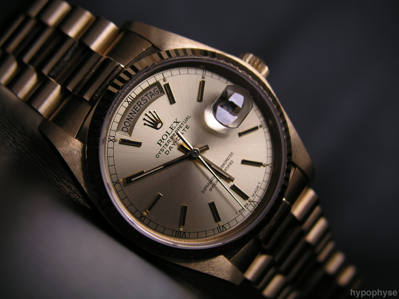 金表好看还是银色好看,金表和钢表哪个更保值