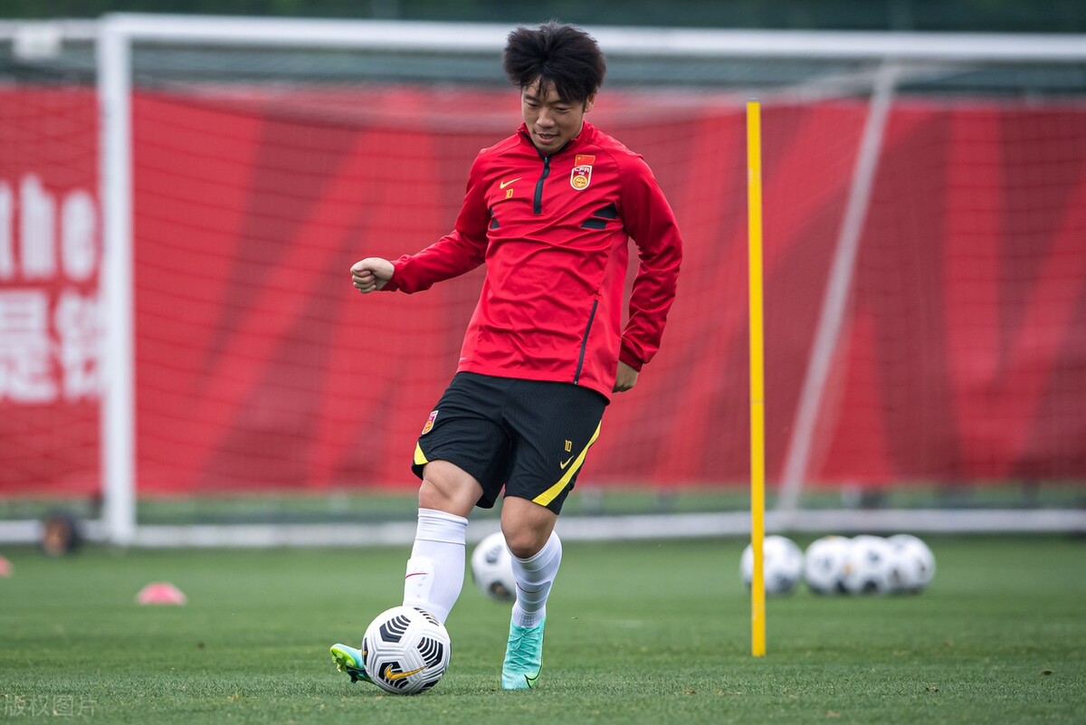 国足凌晨比赛比分,国足凌晨三点比赛