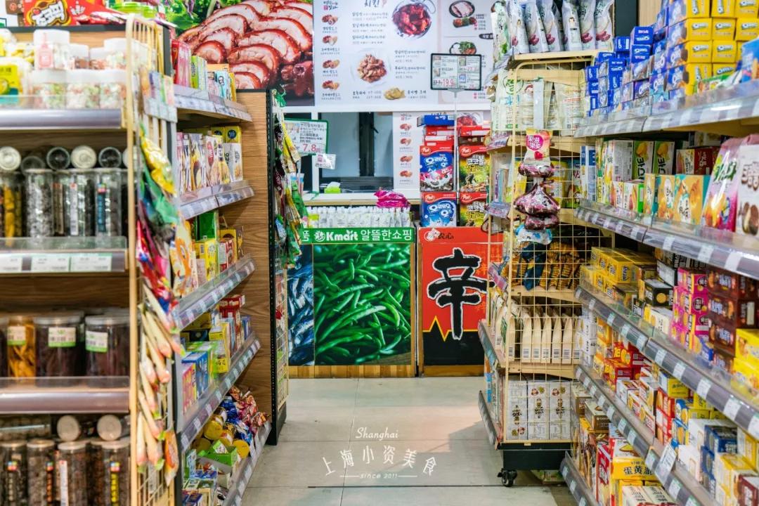 过年去超市囤货,过年没来得及买年货