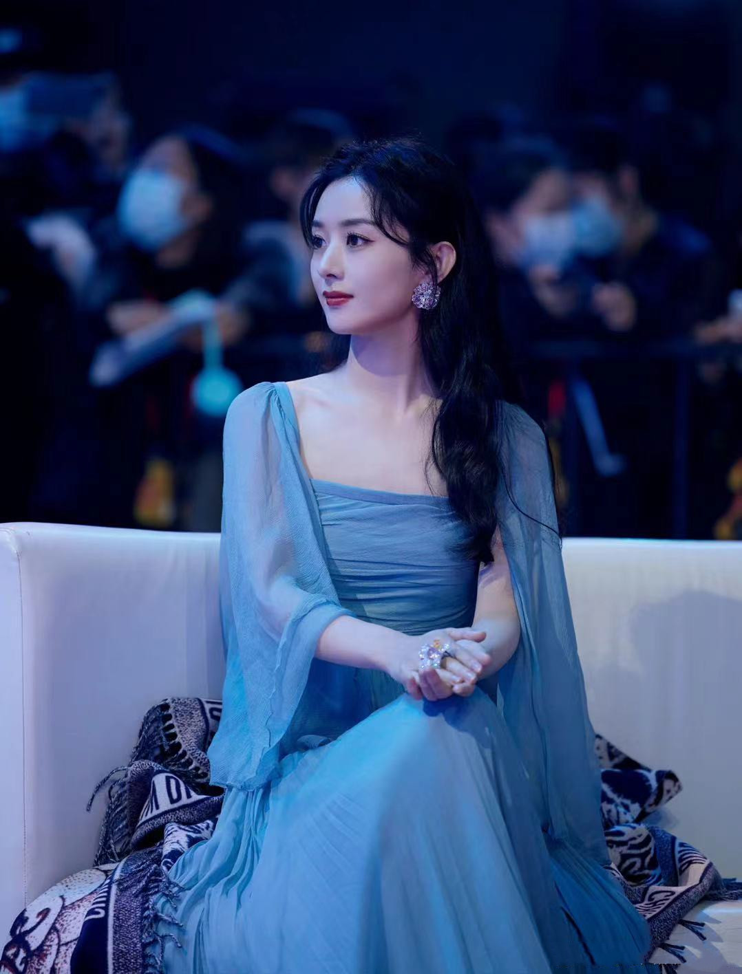 网传刘慈欣《球状闪电》被影视化：赵丽颖演影版，迪丽热巴演剧版