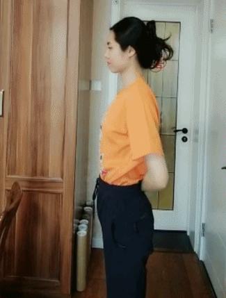 打球后肩膀痛怎么缓解,打球肩膀疼一招搞定