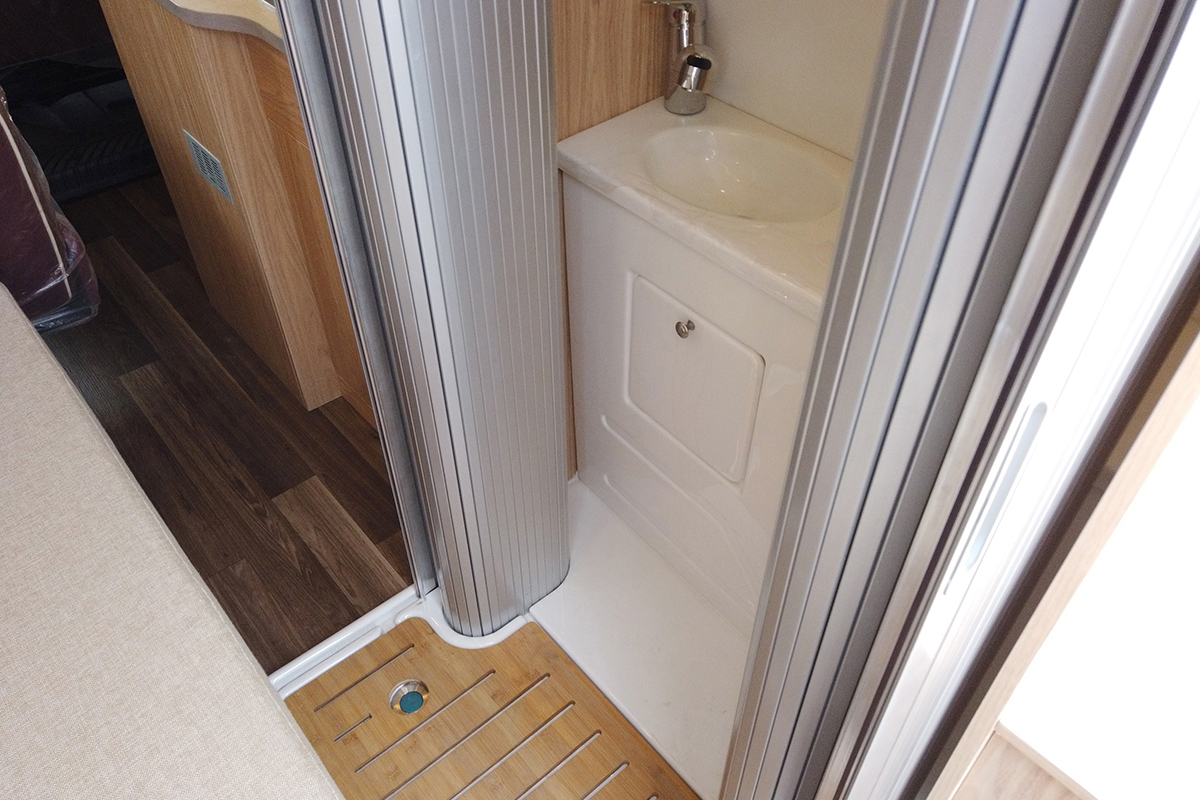 19江铃福特全顺多少钱,19.98万新全顺房车价格