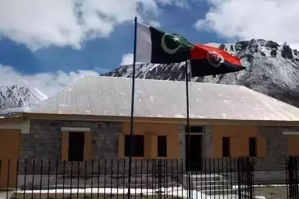 新疆喀什到巴基斯坦需要怎么过去,喀什通巴基斯坦公路