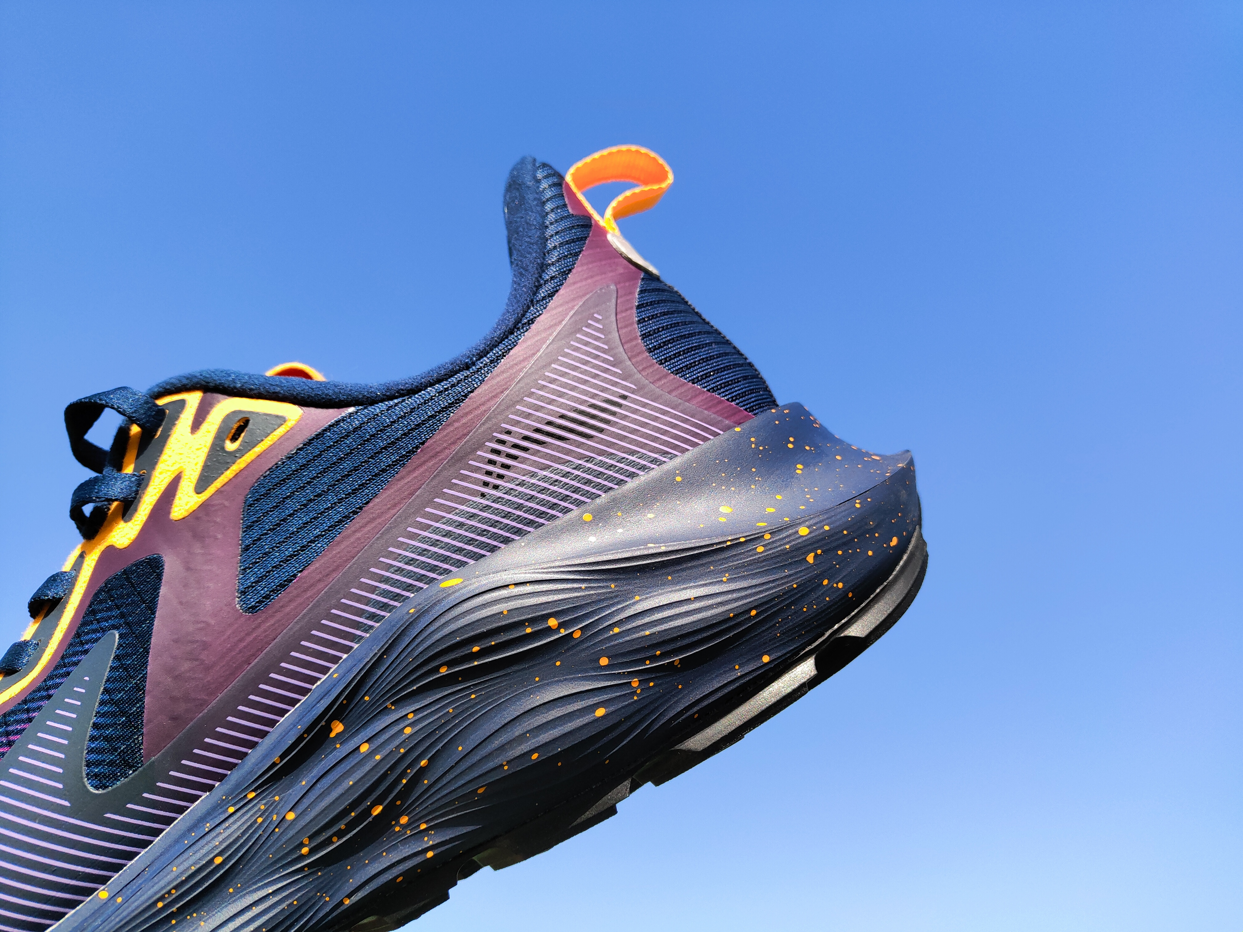 防雨雪运动鞋李宁,李宁无惧风雨