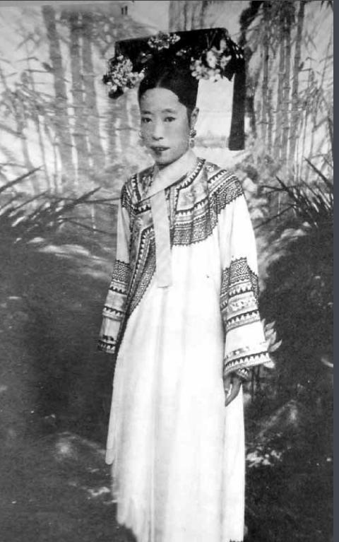 此女曾嫁给祖孙三人,此女是努尔哈赤最不得宠的嫔妃