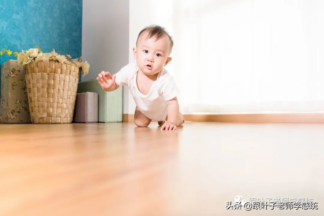 孩子写字左右颠倒是怎么回事,小孩子写字颠倒