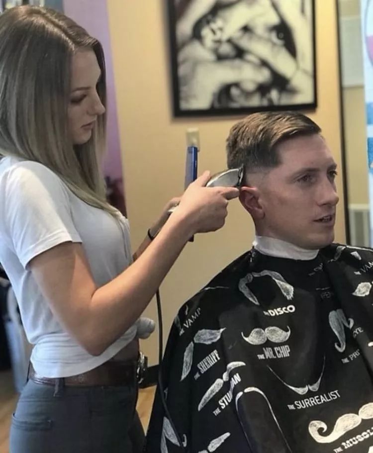 男生发际线高的刘海发型推荐,男生刘海少发际线高适合发型