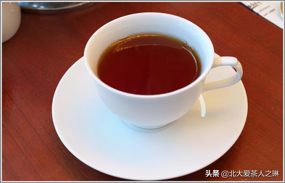 一杯好的红茶温暖了整个秋天,秋天喝红茶的好处和坏处