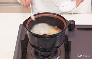 猪肚煲汤的洗法大全,猪肚汤有腥味不是坏了吧