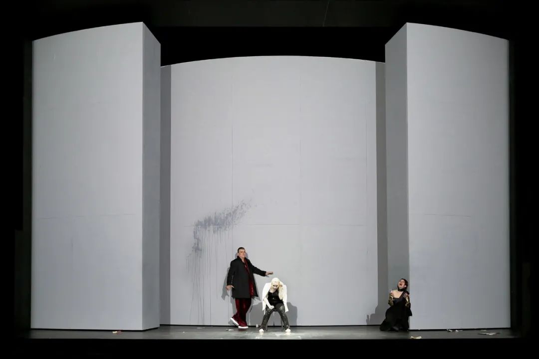 SebastianHannak/震撼心灵的舞台空间美学