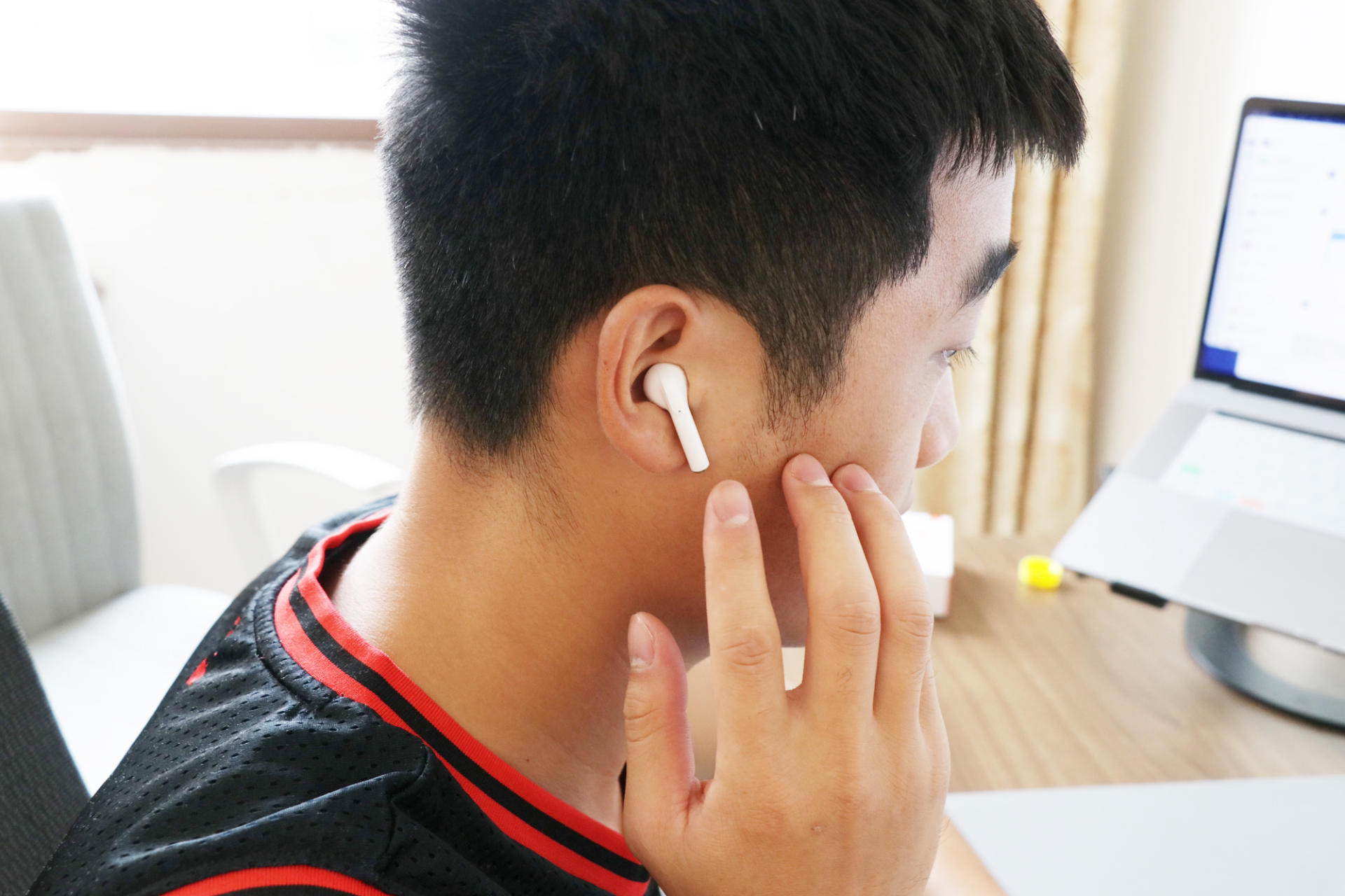 aigot23蓝牙耳机,aigo耳机t20和t30哪个好