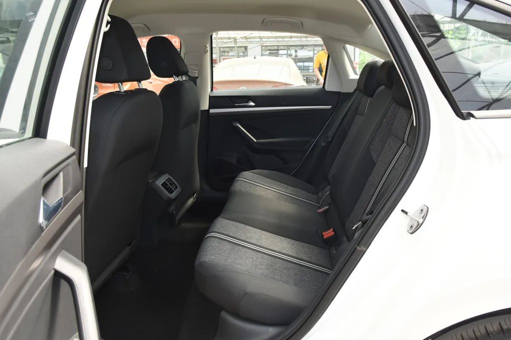 朗逸轩逸英朗到底哪个更值得购买,轩逸朗逸英朗卡罗拉宝来思域比较