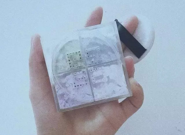 纪梵希粉四宫格散粉圣诞纪念版,黛珂散粉和纪梵希四宫格哪个好