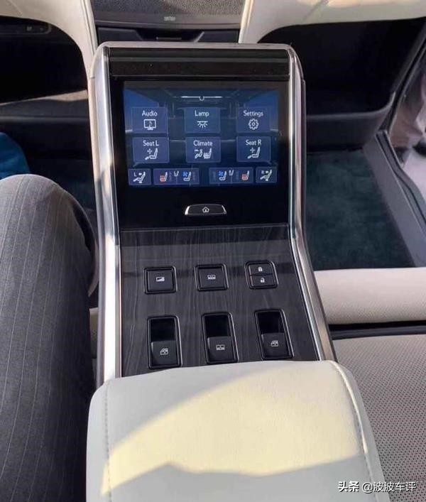 雷克萨斯LM售价公布,推出两款车型,价格分为116.6万和146.6万