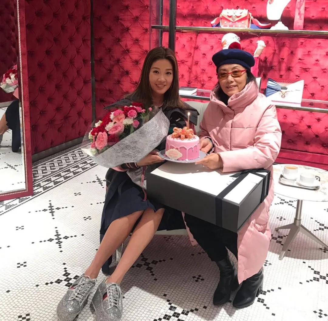 朱玲玲豪门贵妇 (香港豪门贵妇朱玲玲)