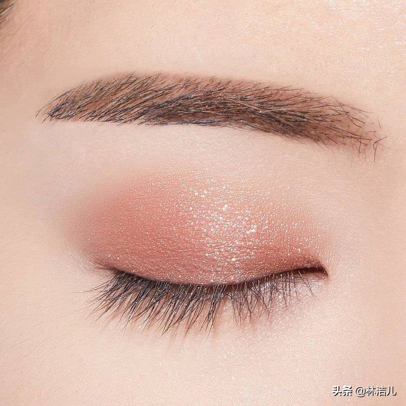 周冬雨单眼皮小眼睛怎么画眼妆,周冬雨眼睛同款放大妆