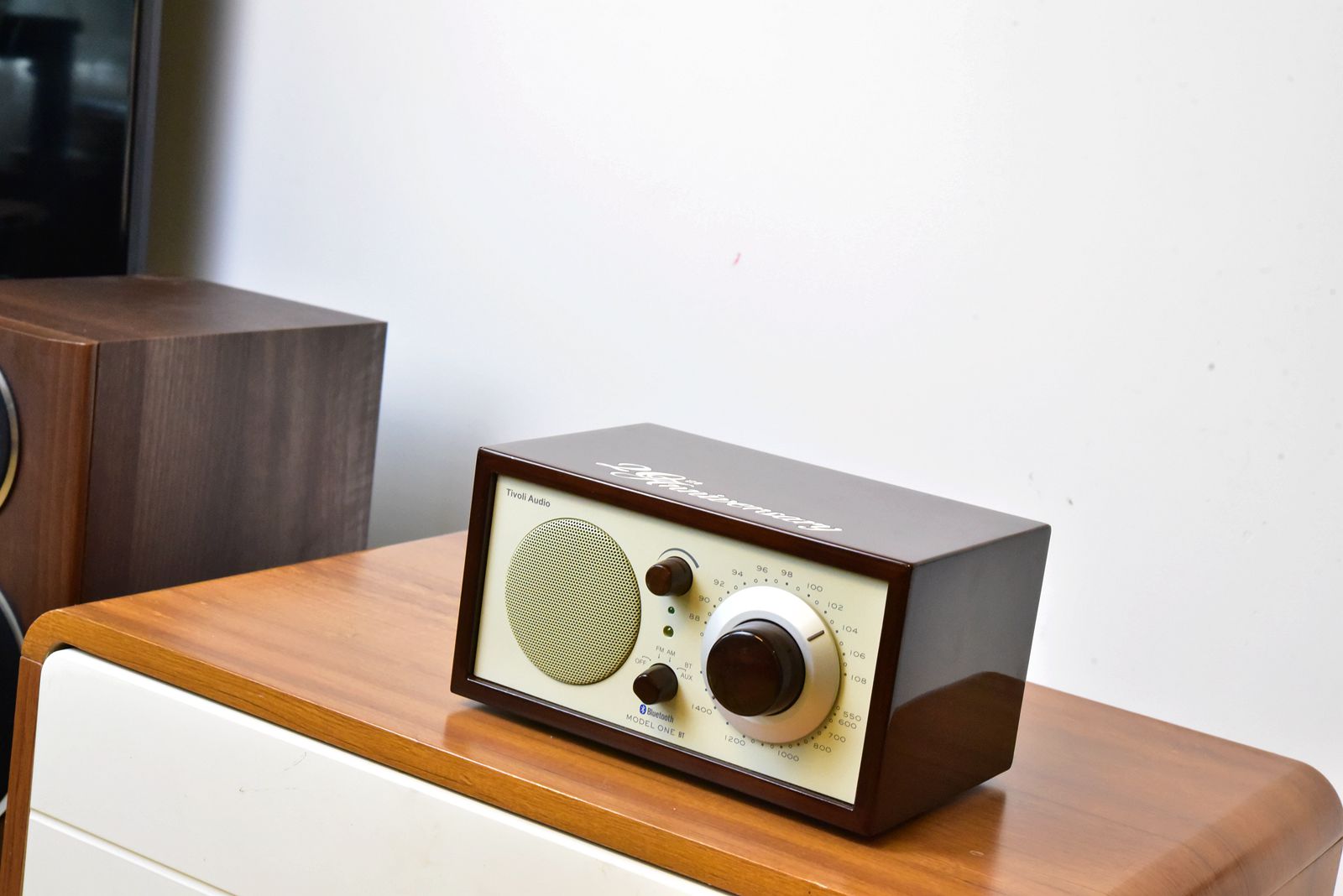 把小众的收音机做成高大上的艺术品，有一种气质叫做流金岁月